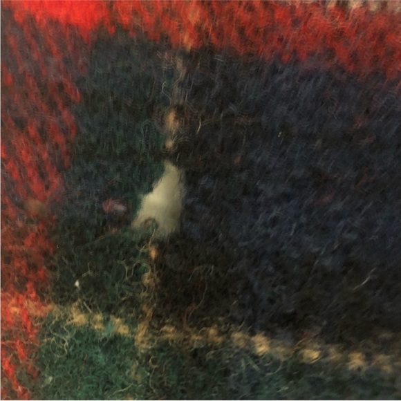 Pendelton Red & Blue Plaid Fringed Throw Blanket - Picture 5 of 8